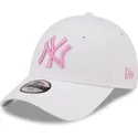 cappelli-curva-bianco-cinghia-regolabile-per-bambino-rosa-9forty-league-essential-dei-new-york-yankees-mlb-di-new-era