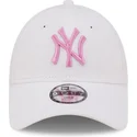 cappelli-curva-bianco-cinghia-regolabile-per-bambino-rosa-9forty-league-essential-dei-new-york-yankees-mlb-di-new-era