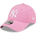 cappelli-curva-rosa-cinghia-regolabile-per-bambino-9forty-league-essential-dei-new-york-yankees-mlb-di-new-era