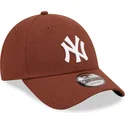cappelli-curva-marrone-cinghia-regolabile-9forty-linen-dei-new-york-yankees-mlb-di-new-era