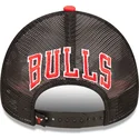 cappellino-trucker-bianco-nero-e-rosso-a-frame-team-colour-di-chicago-bulls-nba-di-new-era