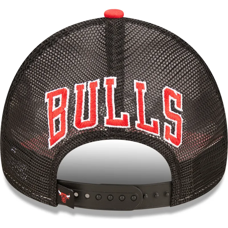 cappellino-trucker-bianco-nero-e-rosso-a-frame-team-colour-di-chicago-bulls-nba-di-new-era