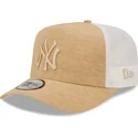 cappellino-trucker-marrone-regolabile-con-logo-marrone-a-frame-jersey-essential-dei-new-york-yankees-mlb-di-new-era