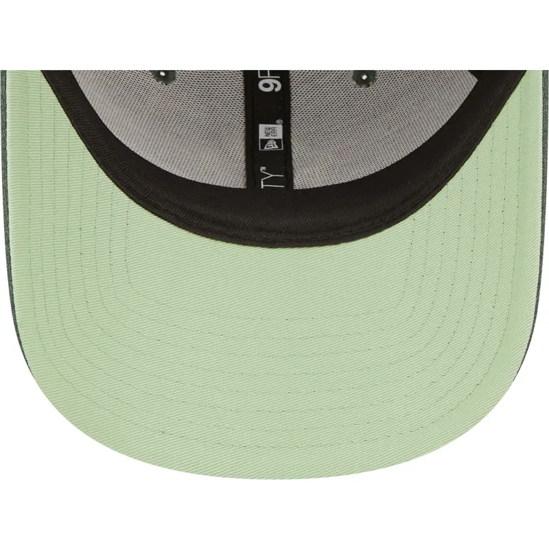 cappelli-curva-verde-cinghia-regolabile-9forty-jersey-essential-dei-new-york-yankees-mlb-di-new-era