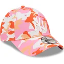 cappelli-curva-rosa-cinghia-regolabile-9forty-all-over-print-seasonal-dei-new-york-yankees-mlb-di-new-era