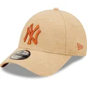 cappellino-curvo-marrone-regolabile-con-logo-marrone-9forty-jersey-essential-di-new-york-yankees-mlb-di-new-era