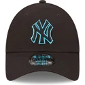 cappelli-curva-nero-cinghia-regolabile-9forty-neon-outline-dei-new-york-yankees-mlb-di-new-era