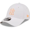 cappelli-curva-bianco-cinghia-regolabile-9forty-neon-outline-dei-new-york-yankees-mlb-di-new-era