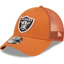 cappellino-trucker-arancione-regolabile-a-frame-home-field-dei-las-vegas-raiders-nfl-di-new-era