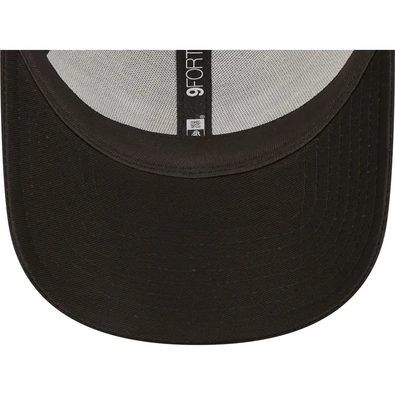 cappelli-curva-nero-cinghia-regolabile-a-frame-home-field-dei-chicago-bulls-nba-di-new-era