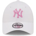 cappelli-curva-bianco-cinghia-regolabile-rosa-9forty-league-essential-dei-new-york-yankees-mlb-di-new-era