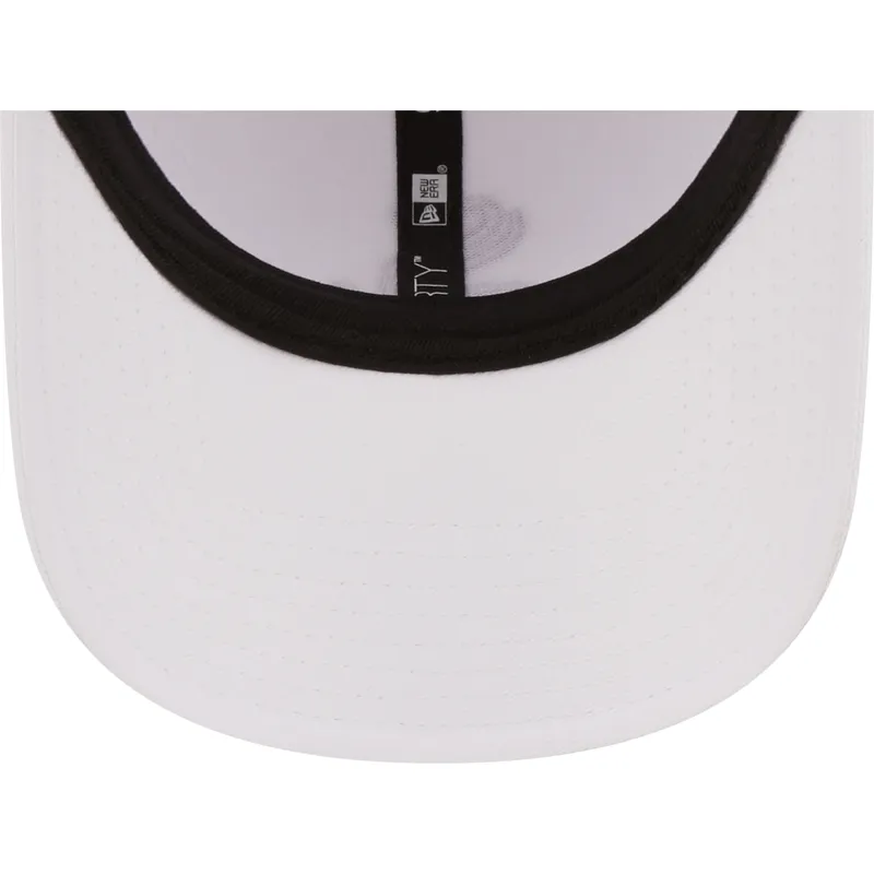 cappelli-curva-bianco-cinghia-regolabile-negro-9forty-league-essential-dei-chicago-white-sox-mlb-di-new-era