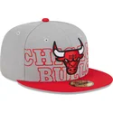 cappello-piatto-grigio-e-rosso-aderente-59fifty-draft-edition-2023-di-chicago-bulls-nba-di-new-era