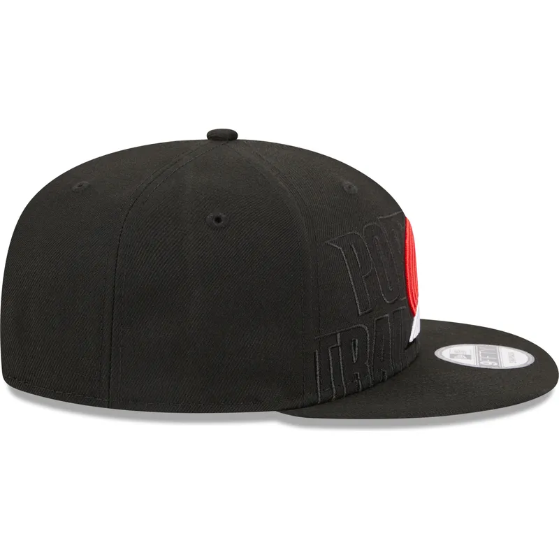 cappello-piatto-nero-snapback-9fifty-draft-edition-2023-dei-portland-trail-blazers-nba-di-new-era