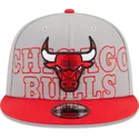 cappello-piatto-grigio-e-rosso-snapback-9fifty-draft-edition-2023-di-chicago-bulls-nba-di-new-era