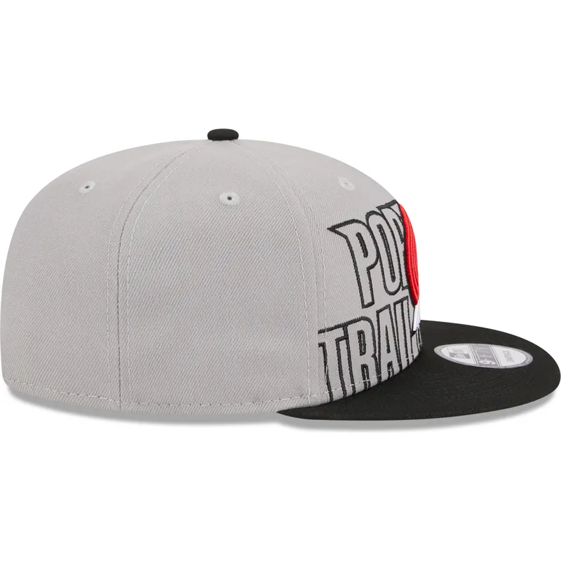 cappello-piatto-grigio-e-nero-snapback-9fifty-draft-edition-2023-di-portland-trail-blazers-nba-di-new-era