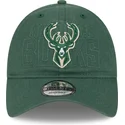 cappellino-curvo-verde-regolabile-9twenty-draft-edition-2023-dei-milwaukee-bucks-nba-di-new-era