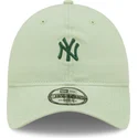 cappelli-curva-verde-cinghia-regolabile-claro-9twenty-mini-dei-new-york-yankees-mlb-di-new-era