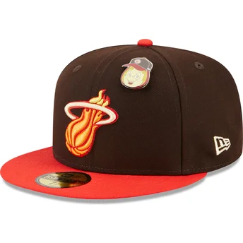 Cappello piatto marrone e rosso regolato 59FIFTY The Elements Fire Pin dei Miami Heat NBA di New Era
