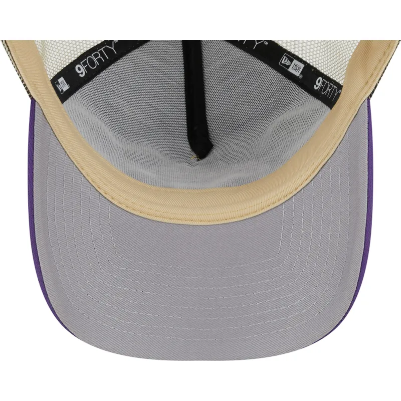 cappelli-curva-beige-snapback-9forty-a-frame-all-day-dei-los-angeles-lakers-nba-di-new-era