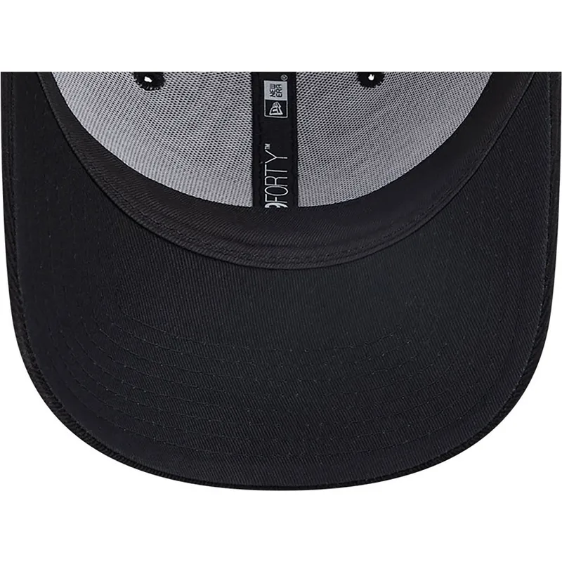 cappelli-curva-nero-cinghia-regolabile-sempre-milan-9forty-needle-cord-dei-ac-milan-serie-a-di-new-era cappelli-curva-nero-cinghia-regolabile-sempre-milan-9forty-needle-cord-dei-ac-milan-serie-a-di-new-era