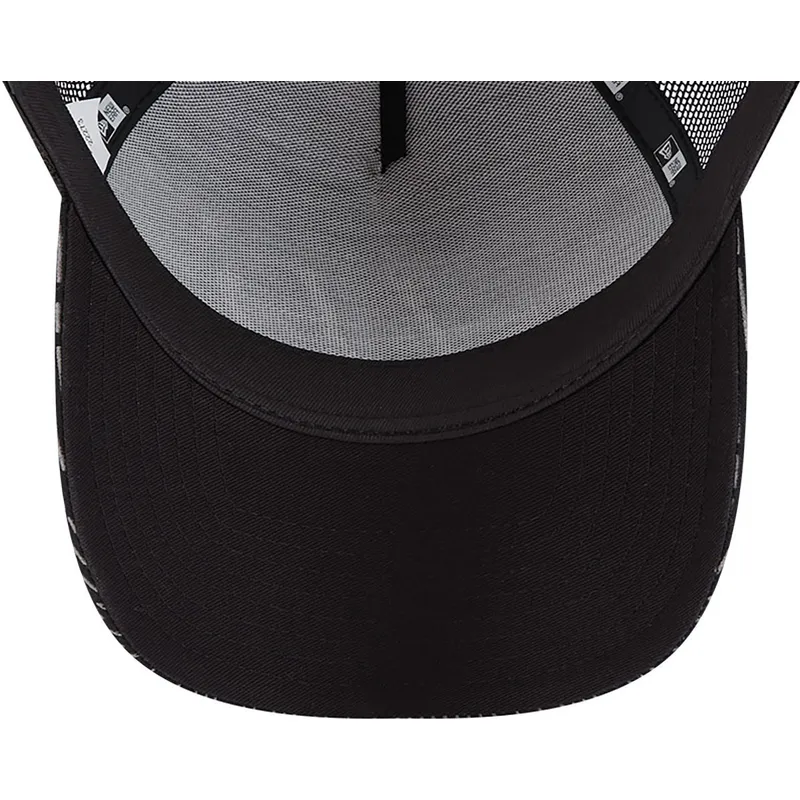 cappelli-curva-nero-snapback-a-frame-reflective-all-over-print-dei-valentino-rossi-vr46-motogp-di-new-era