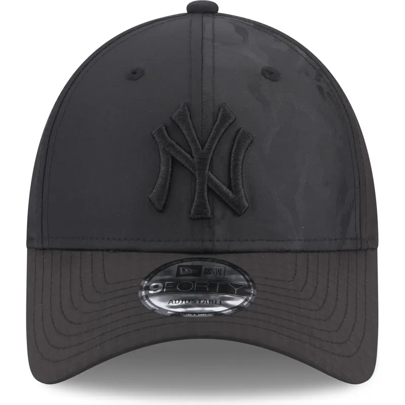 cappelli-curva-nero-cinghia-regolabile-9forty-multi-texture-dei-new-york-yankees-mlb-di-new-era cappelli-curva-nero-cinghia-regolabile-9forty-multi-texture-dei-new-york-yankees-mlb-di-new-era