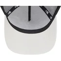 cappellino-trucker-beige-a-frame-di-bugs-bunny-e-daffy-duck-looney-tunes-di-new-era
