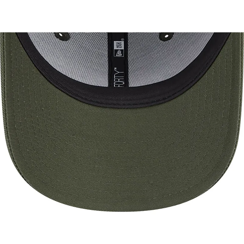 cappelli-curva-verde-cinghia-regolabile-9forty-dei-silvestre-looney-tunes-di-new-era