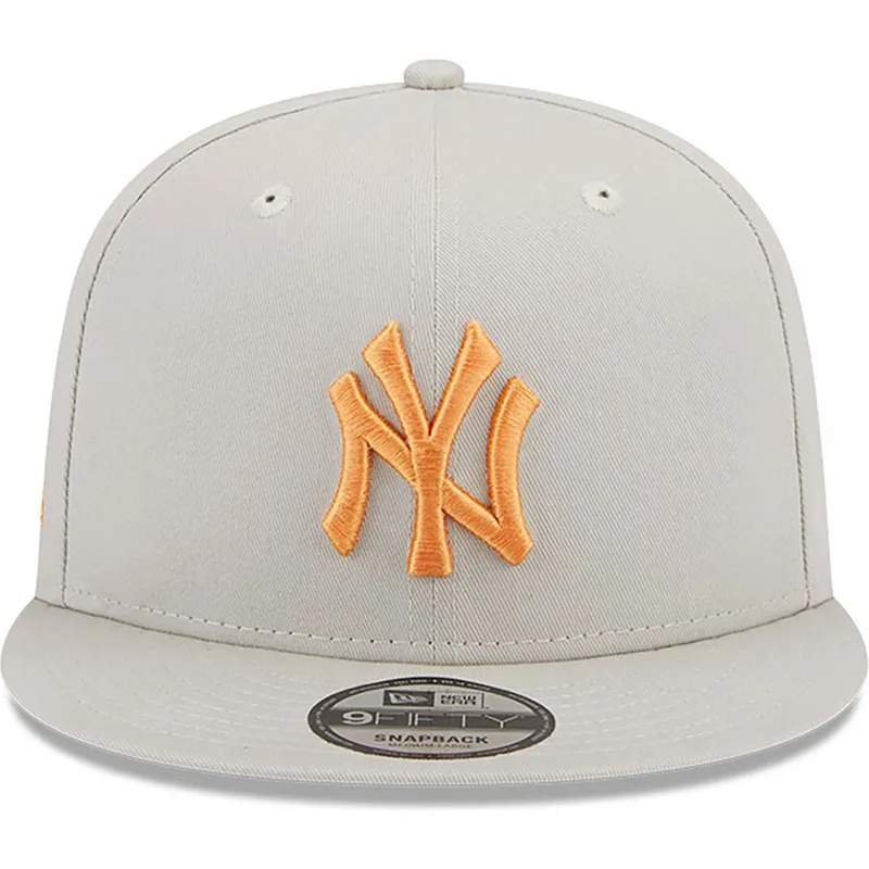 cappelli-piatta-beige-snapback-9fifty-side-patch-dei-new-york-yankees-mlb-di-new-era