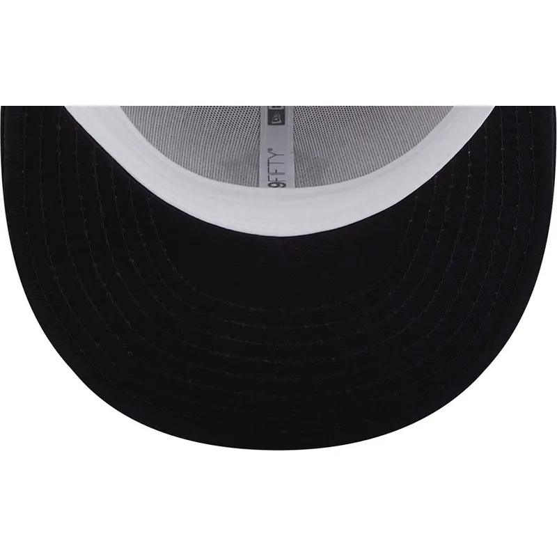 cappello-piatto-bianco-e-blu-navy-snapback-con-logo-blu-navy-9fifty-white-crown-patch-dei-new-york-yankees-mlb-di-new-era