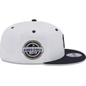 cappello-piatto-bianco-e-blu-navy-snapback-con-logo-blu-navy-9fifty-white-crown-patch-dei-new-york-yankees-mlb-di-new-era