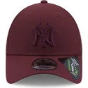 cappelli-curva-rosso-cinghia-regolabile-granate-granate-9forty-repreve-dei-new-york-yankees-mlb-di-new-era
