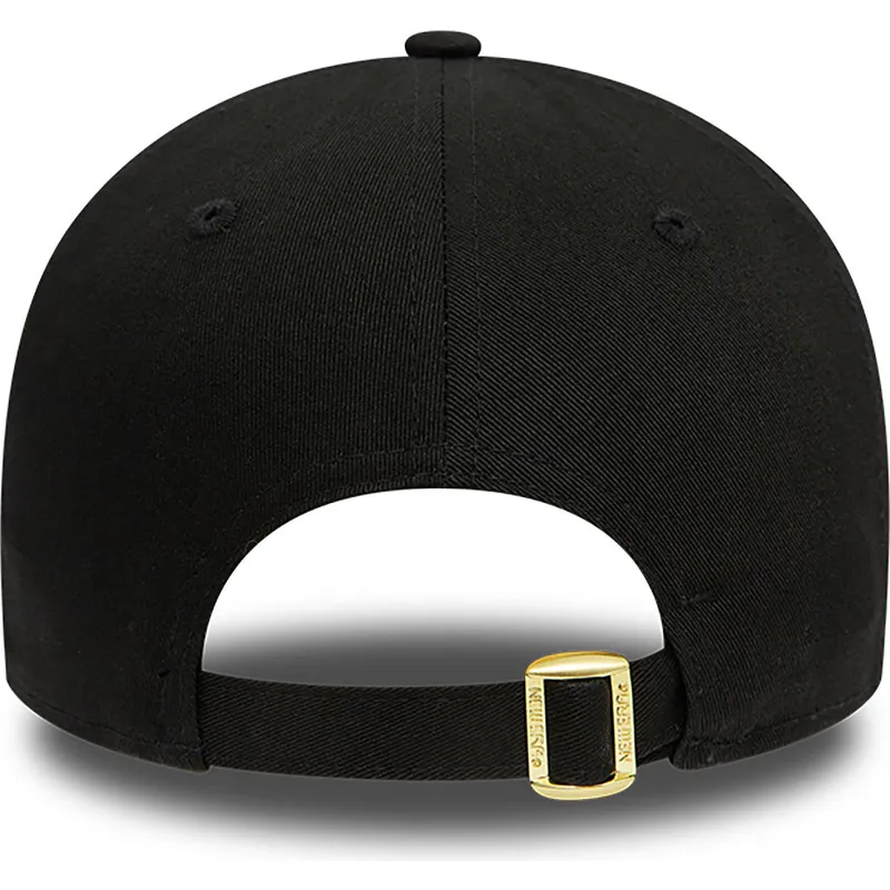 cappelli-curva-nero-cinghia-regolabile-9forty-metallic-badge-dei-los-angeles-lakers-nba-di-new-era cappelli-curva-nero-cinghia-regolabile-9forty-metallic-badge-dei-los-angeles-lakers-nba-di-new-era
