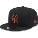 cappelli-piatta-nero-snapback-marron-9fifty-league-essential-dei-new-york-yankees-mlb-di-new-era