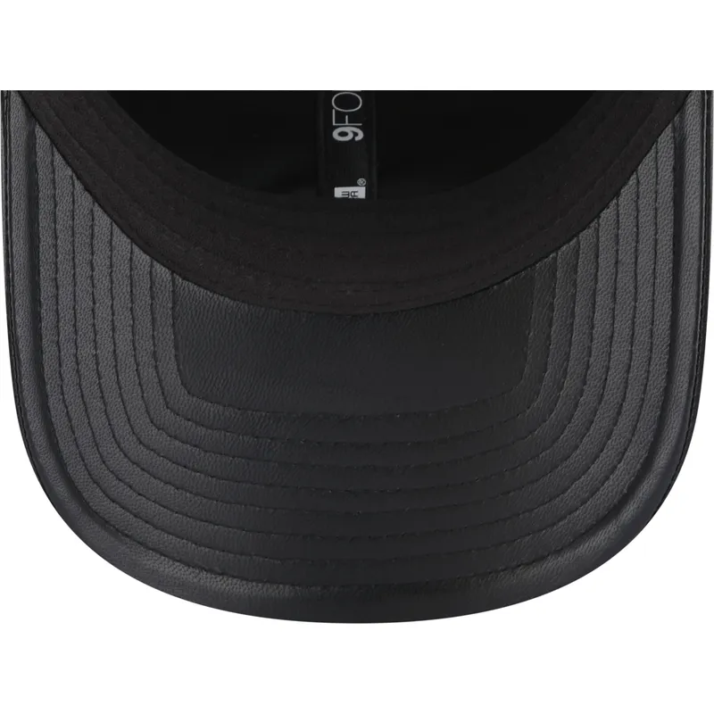 cappelli-curva-nero-cinghia-regolabile-9forty-leather-dei-new-york-yankees-mlb-di-new-era cappelli-curva-nero-cinghia-regolabile-9forty-leather-dei-new-york-yankees-mlb-di-new-era