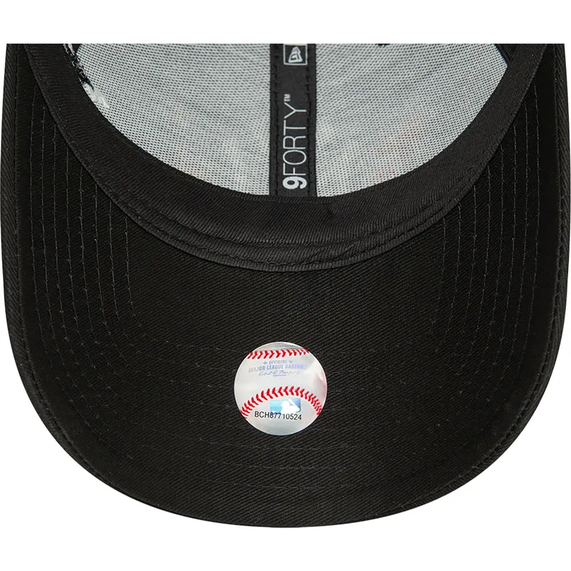 cappelli-curva-nero-cinghia-regolabile-9forty-koi-fish-dei-new-york-yankees-mlb-di-new-era