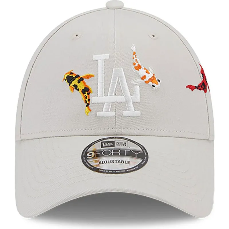 cappelli-curva-beige-cinghia-regolabile-9forty-koi-fish-dei-los-angeles-dodgers-mlb-di-new-era cappelli-curva-beige-cinghia-regolabile-9forty-koi-fish-dei-los-angeles-dodgers-mlb-di-new-era