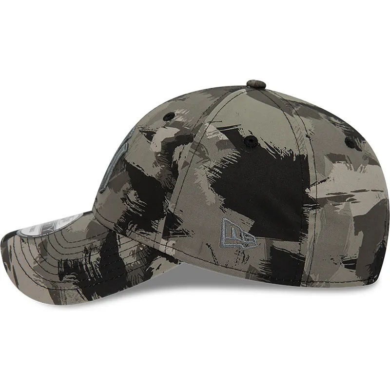 cappelli-curva-mimetizzazione-cinghia-regolabile-9forty-all-over-print-painted-dei-new-york-yankees-mlb-di-new-era cappelli-curva-mimetizzazione-cinghia-regolabile-9forty-all-over-print-painted-dei-new-york-yankees-mlb-di-new-era