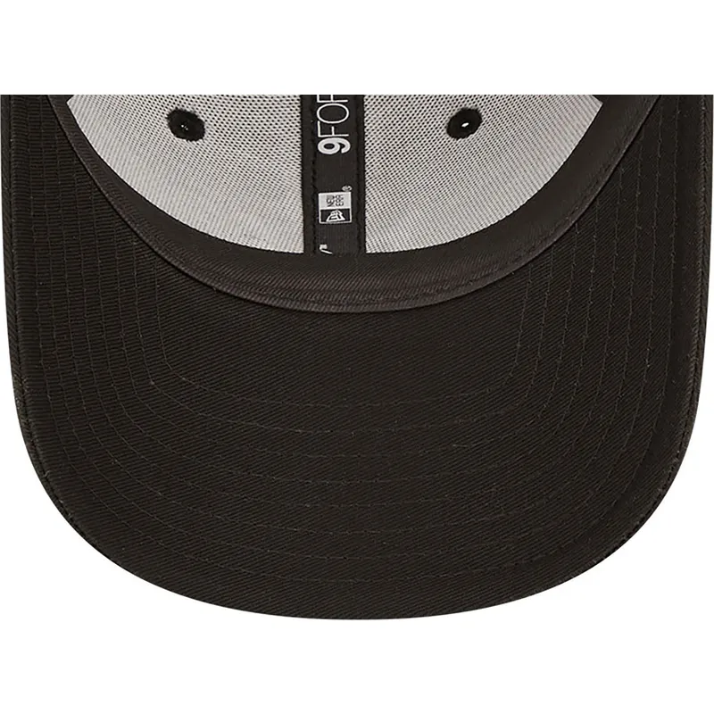 cappellino-curvo-nero-regolabile-9forty-monogram-di-new-york-yankees-mlb-di-new-era