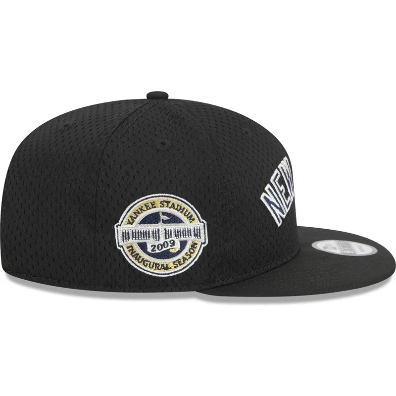 cappello-piatto-nero-snapback-9fifty-post-up-pin-dei-new-york-yankees-mlb-di-new-era