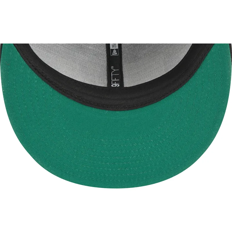 cappello-piatto-nero-snapback-9fifty-post-up-pin-dei-chicago-bulls-nba-di-new-era