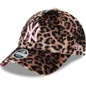 cappello-curvo-leopardo-regolabile-con-logo-rosa-da-donna-9forty-velour-dei-new-york-yankees-mlb-di-new-era