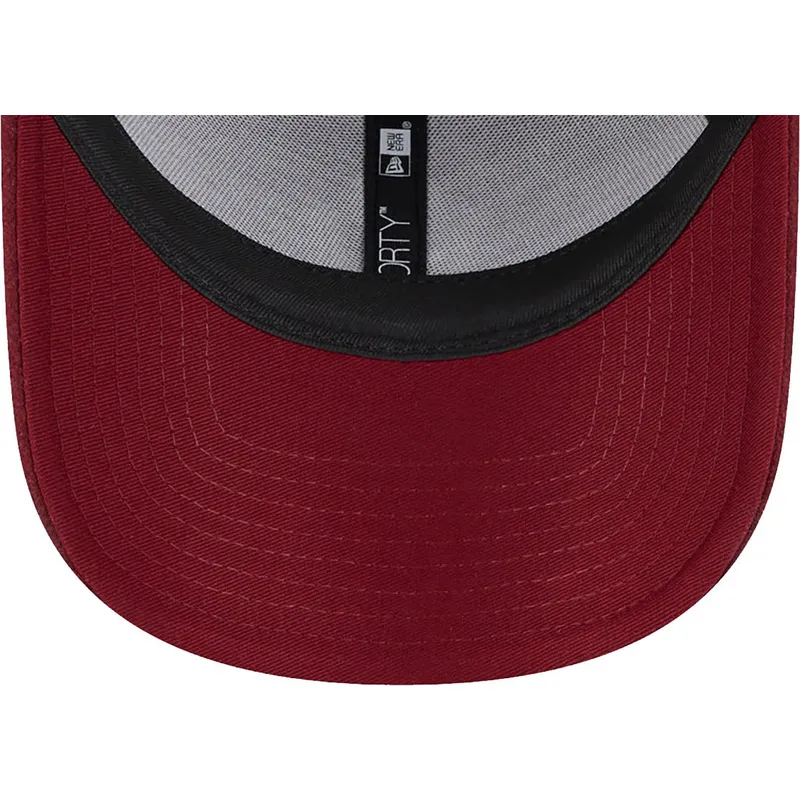 cappelli-curva-rosso-cinghia-regolabile-9forty-essential-melton-wool-dei-new-york-yankees-mlb-di-new-era