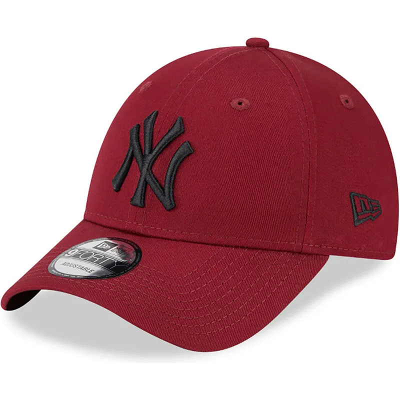 cappelli-curva-rosso-cinghia-regolabile-negro-9forty-league-essential-dei-new-york-yankees-mlb-di-new-era cappelli-curva-rosso-cinghia-regolabile-negro-9forty-league-essential-dei-new-york-yankees-mlb-di-new-era
