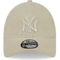 cappelli-curva-beige-cinghia-regolabile-9forty-wide-cord-dei-new-york-yankees-mlb-di-new-era
