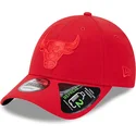 cappellino-curvo-rosso-regolabile-con-logo-rosso-9forty-repreve-outline-di-chicago-bulls-nba-di-new-era