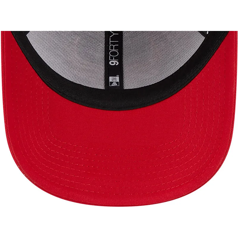 cappellino-curvo-rosso-regolabile-con-logo-rosso-9forty-repreve-outline-di-chicago-bulls-nba-di-new-era