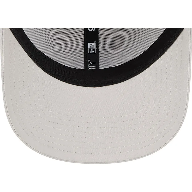 cappelli-curva-beige-cinghia-regolabile-9forty-repreve-outline-dei-los-angeles-dodgers-mlb-di-new-era cappelli-curva-beige-cinghia-regolabile-9forty-repreve-outline-dei-los-angeles-dodgers-mlb-di-new-era