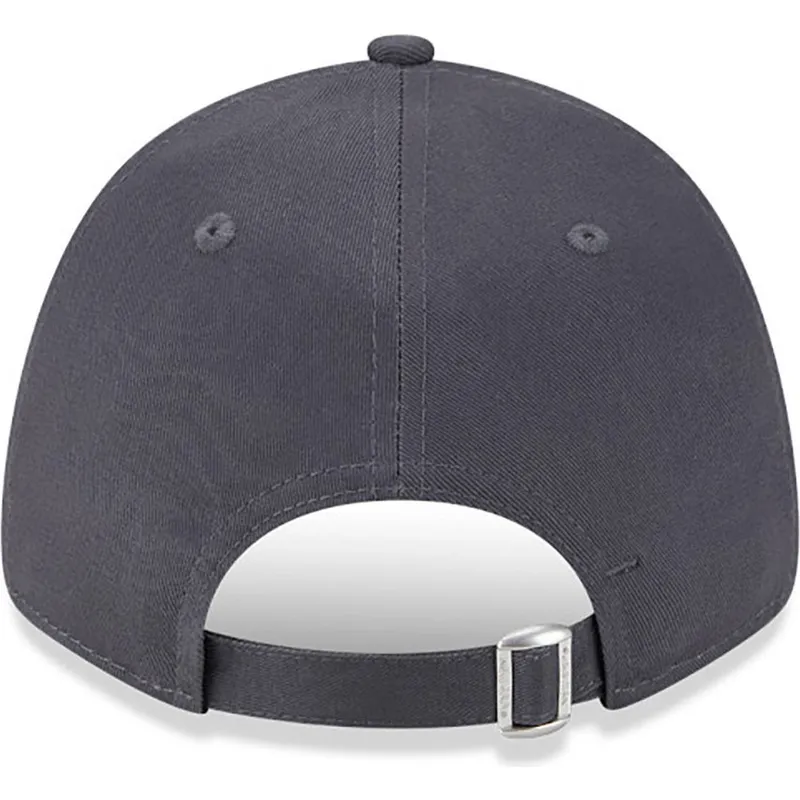 cappelli-curva-grigio-cinghia-regolabile-9forty-metallic-dei-new-york-yankees-mlb-di-new-era cappelli-curva-grigio-cinghia-regolabile-9forty-metallic-dei-new-york-yankees-mlb-di-new-era